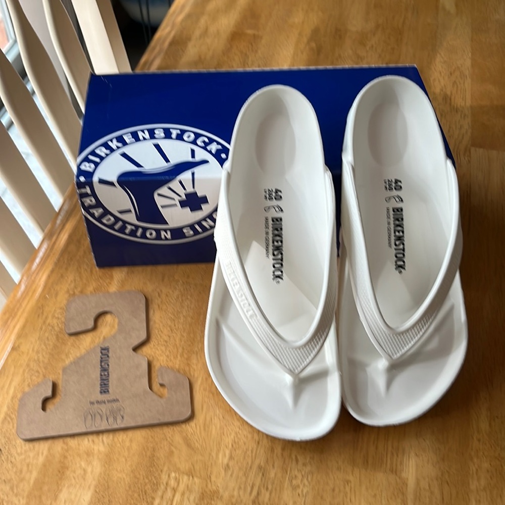 Birkenstock Honolulu EVA White thong sandals.  NWOT
